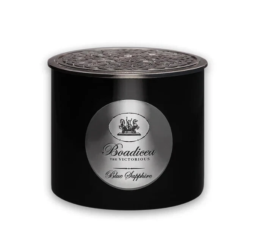 بوديسيا ذا فيكتوريوس - بلو سافاير لوكجري كاندل 400 غرام BOADICEA THE VICTORIOUS - BLUE SAPPHIRE LUXURY CANDLE 400 G